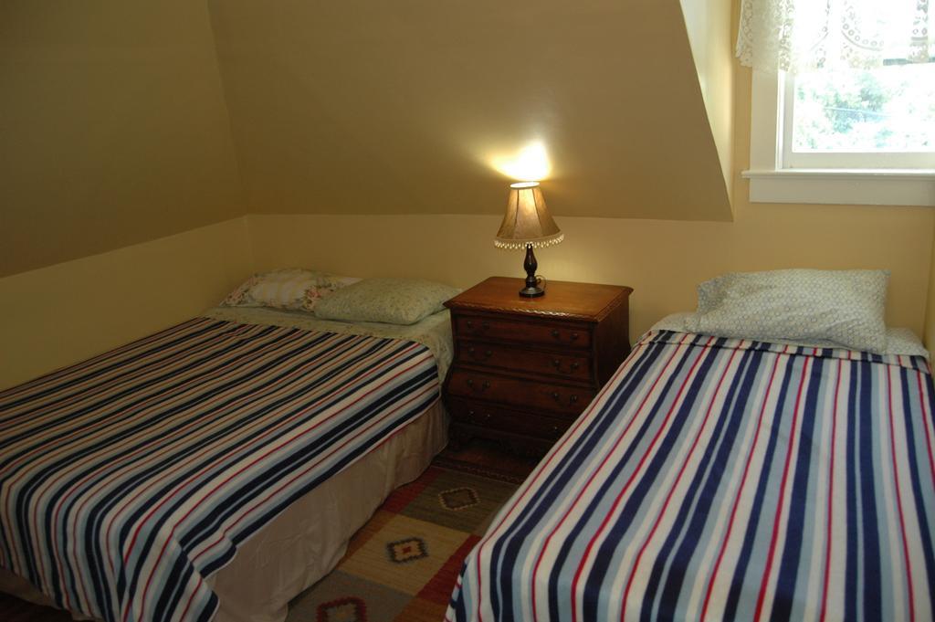 Avon Manor Cottage Rum bild